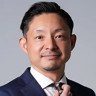 板倉 智康